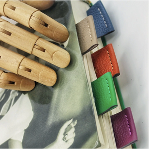 Soneca leather magnetic bookmark - KOPLIN SHOP