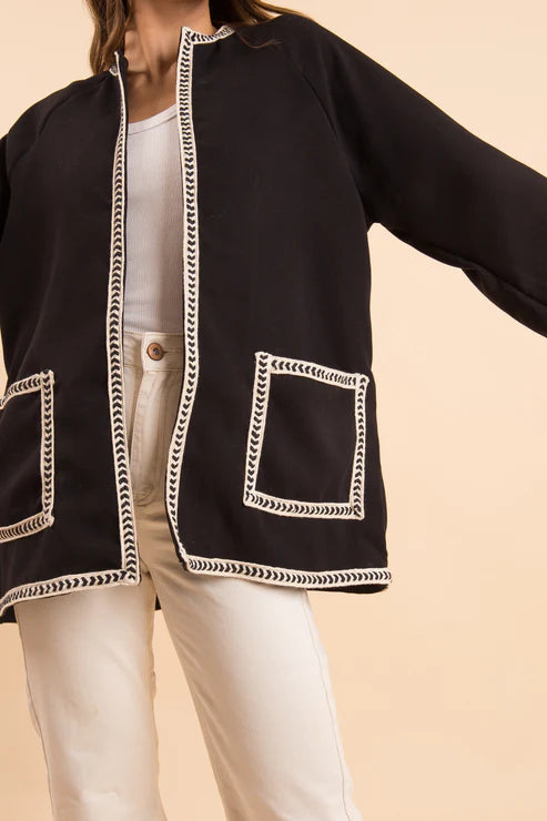 Black embroider manteau