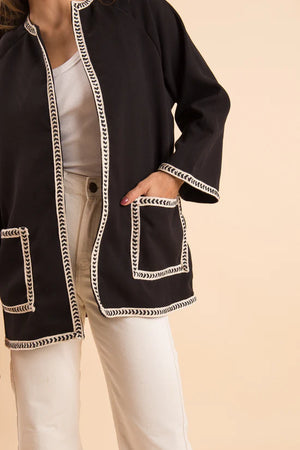 Black embroider manteau